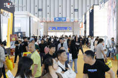 <strong>2025门窗展会公司保举：聚焦智能移门取全</strong>